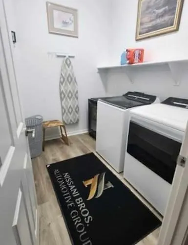 Cozy Latitude With Pool Holiday home Goodyear