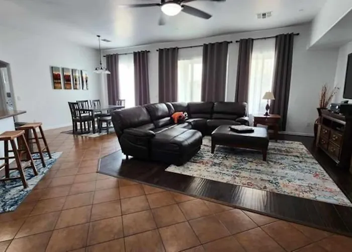 Cozy Latitude With Pool Holiday home *